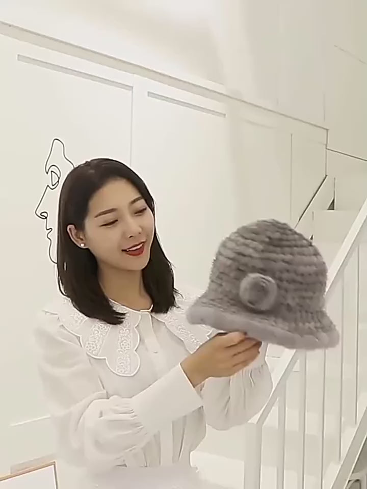 Woman Hat Winter Solid Mink Caps With Flower Natural Mink Fur Hats New Russian Girl Soft Knitting Real Fur Bucket Hats 2026 Warm